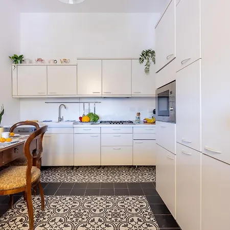 Guesthost - Cozy Country Apartment Vicopisano